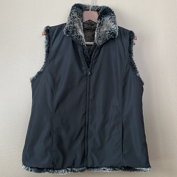 Women’s Kristen Blake faux chinchilla fur reversible vest; size large - Picture 2 of 9